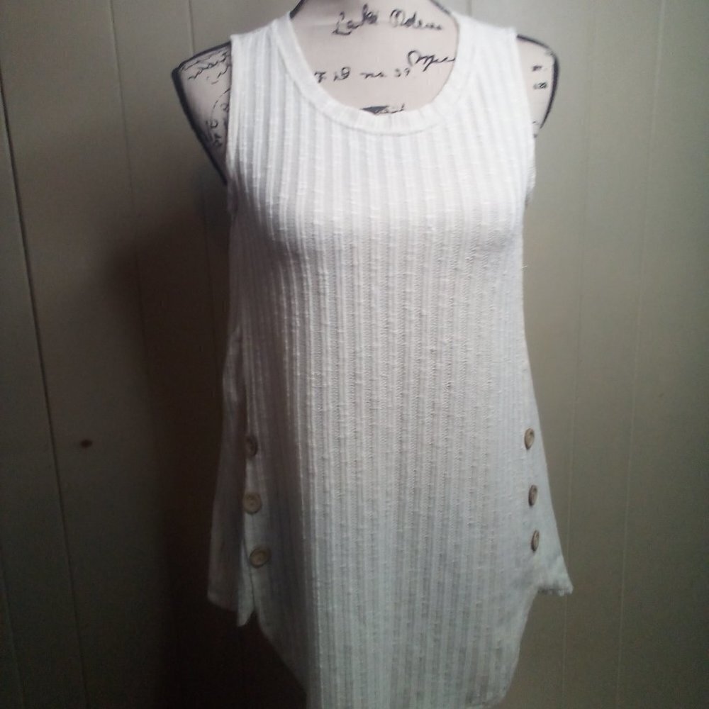 Notations Blouse M Sleeveless Decorative Buttons Textured Tan